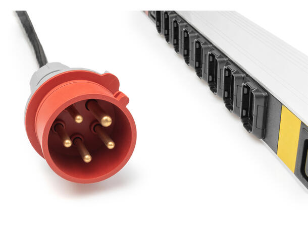 PDU Basic 16A, 3 fas, Vertikal 24xC13, 3xC19, 3m kabel, IEC 60309 